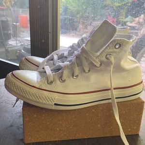 White hi top converse